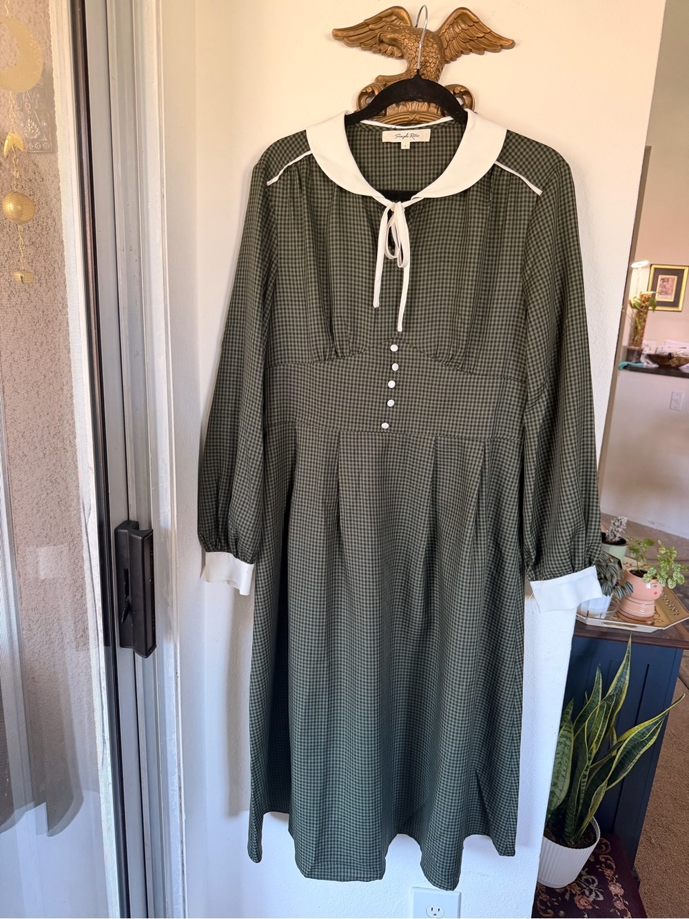 Green Gingham Long-Sleeve Dress with White Collar